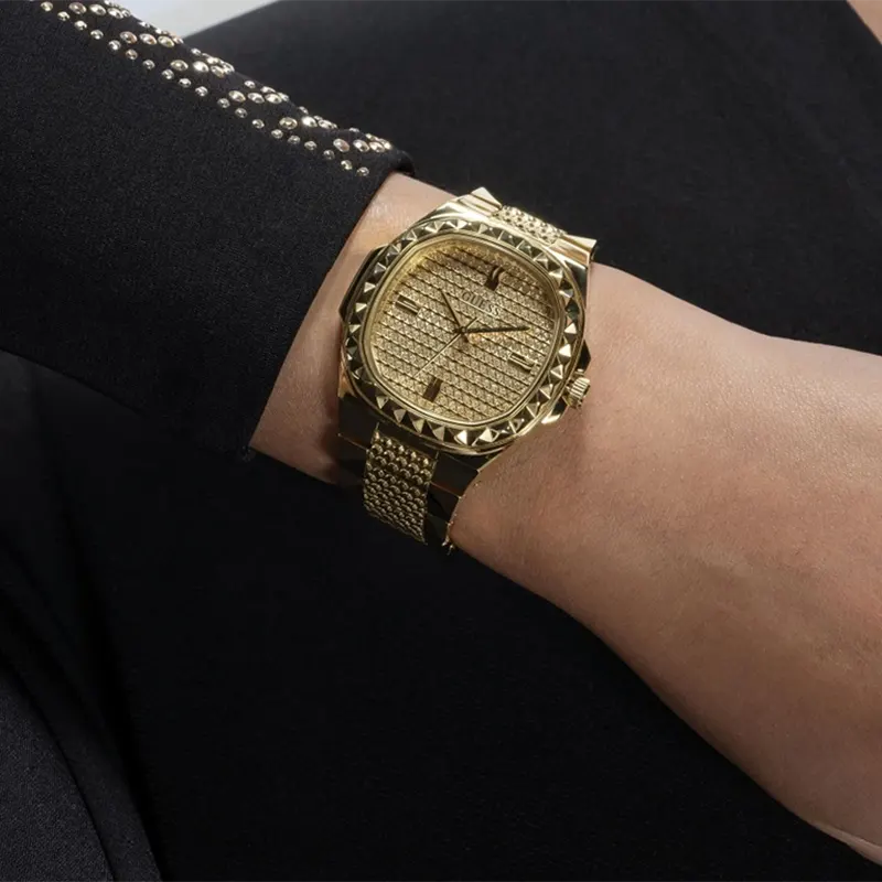 Guess Rebellious Champagne Dial Gold-tone Ladies Fashion Watch- GW0601L1